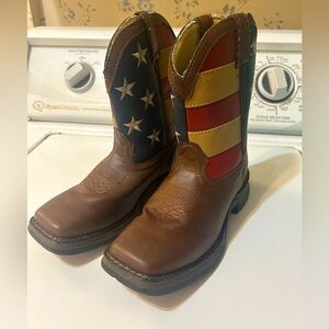 durango american flag cowboy boots. boy size 2. NWOT